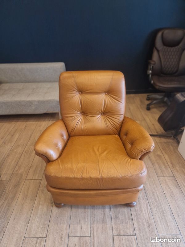 Fauteuil cuir vintage couleur cognac très confortable (image 4)