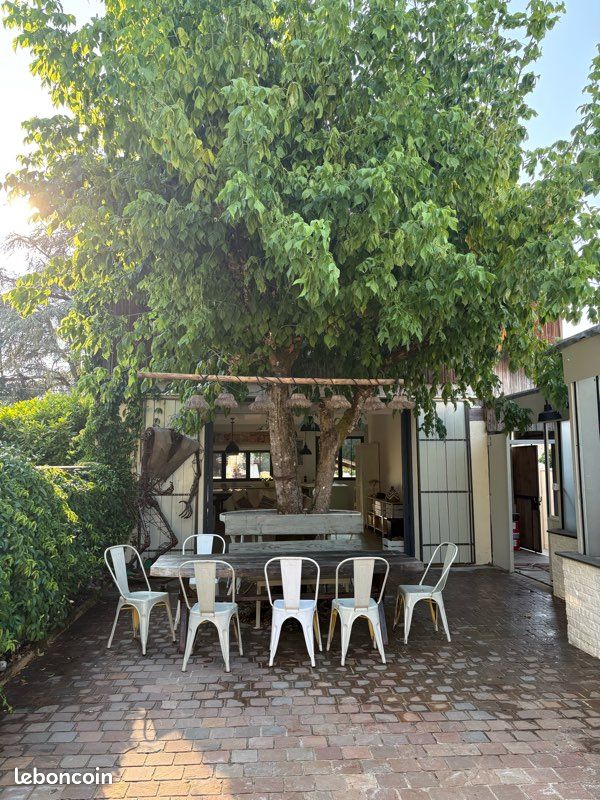 Maison 5 pièces 140 m² · à Pessac · 140 m² · 2 280 €