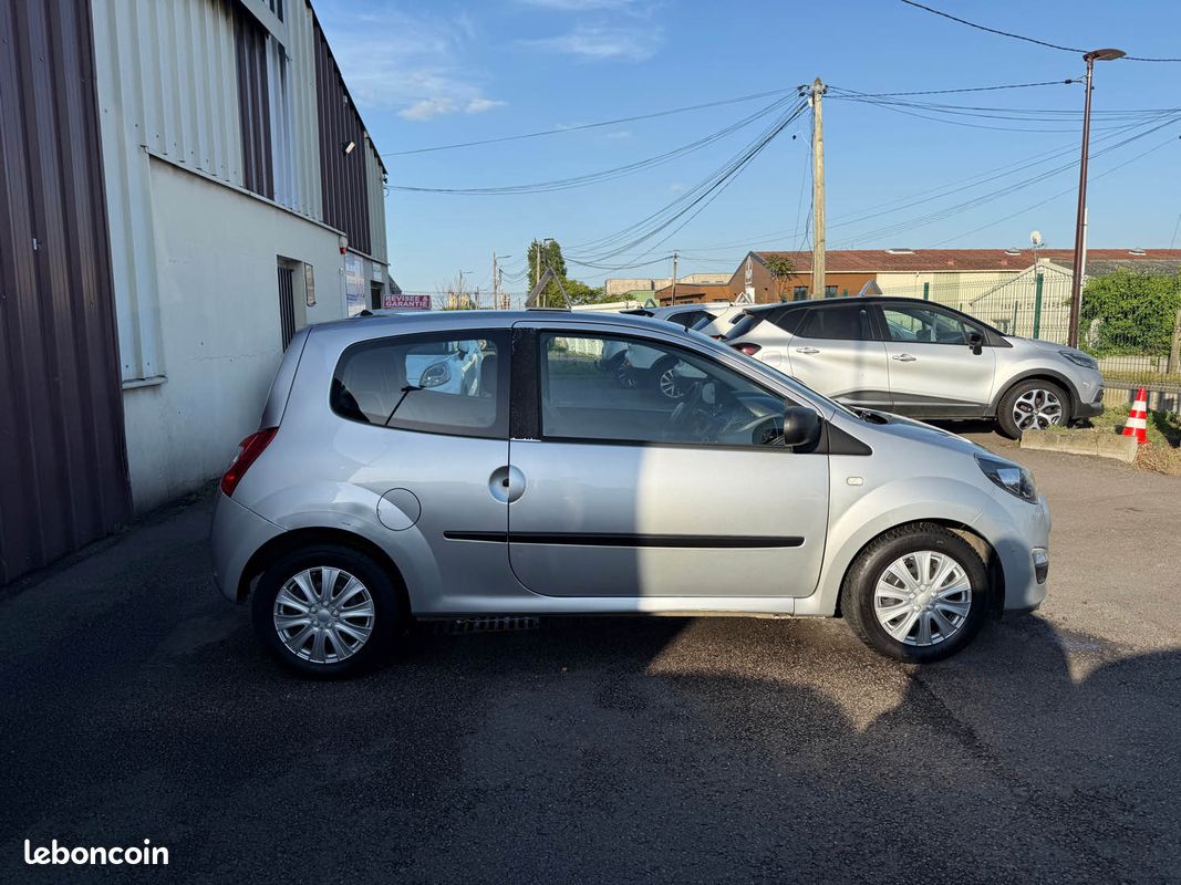 Renault twingo 2 phase 2 ethanol 1.2i - 16v 75cv 2014 (image 8)