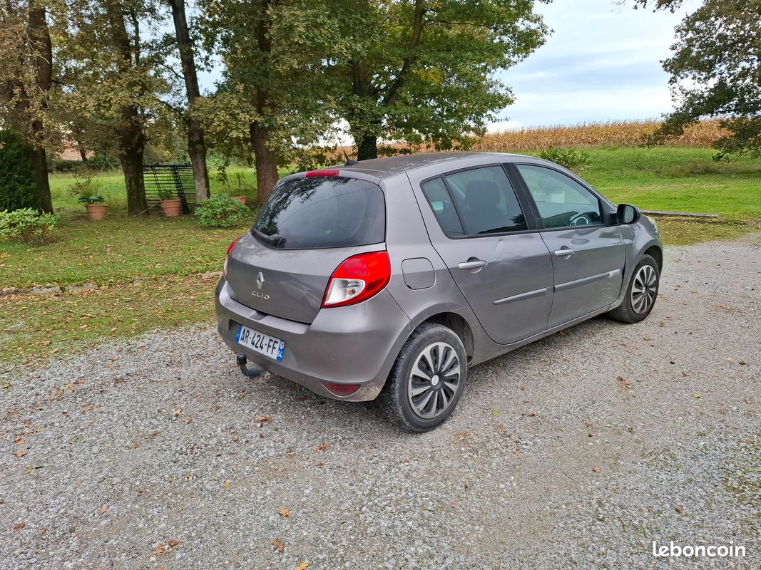 Clio 3 phase 2 tomtom Voitures