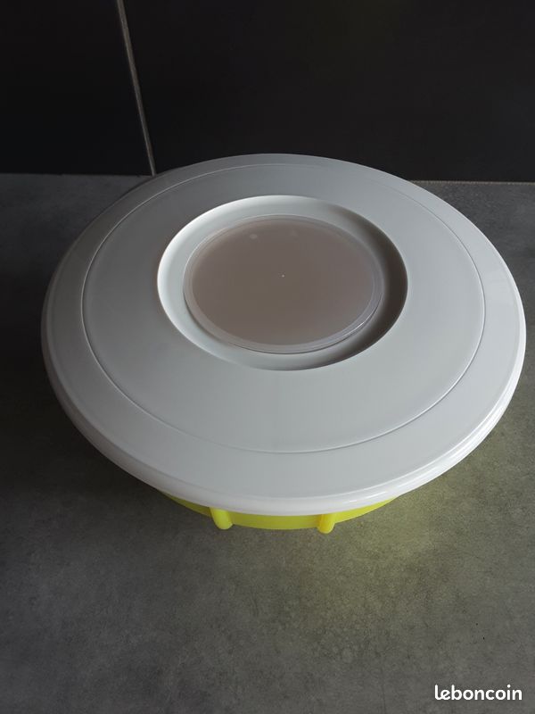 Grand Bol Batteur avec couvercle Tupperware - Arts de la table