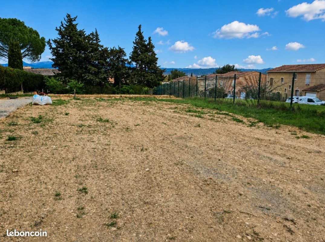 Terrain 350 m² Pertuis · 145 000 €