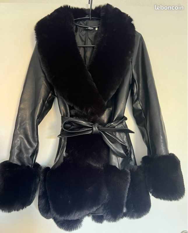 Manteau neuf ceinturé fausse fourrure douce et cuir VG (image 2)