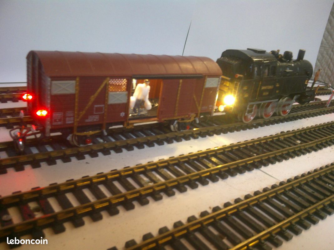 Lot de 5 wagons marchandises Märklin Ho (Gebraucht) in Cheyres für CHF