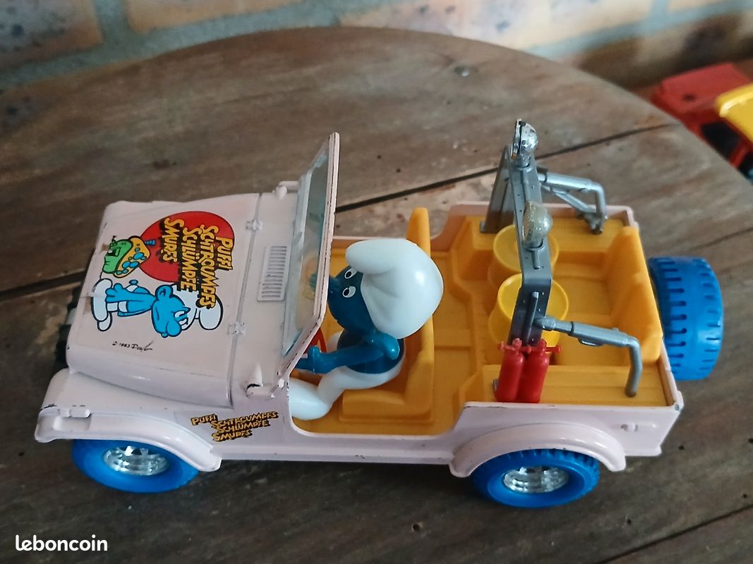 Jouet Vintage Voiture Des Schtroumpfs (Smurf) à L'échelle 1/24 - Modèle Occasion