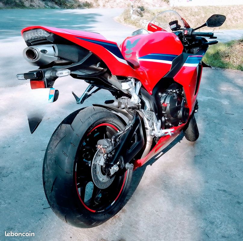 Honda CBR 600 RR HRC 2025 (image 3)
