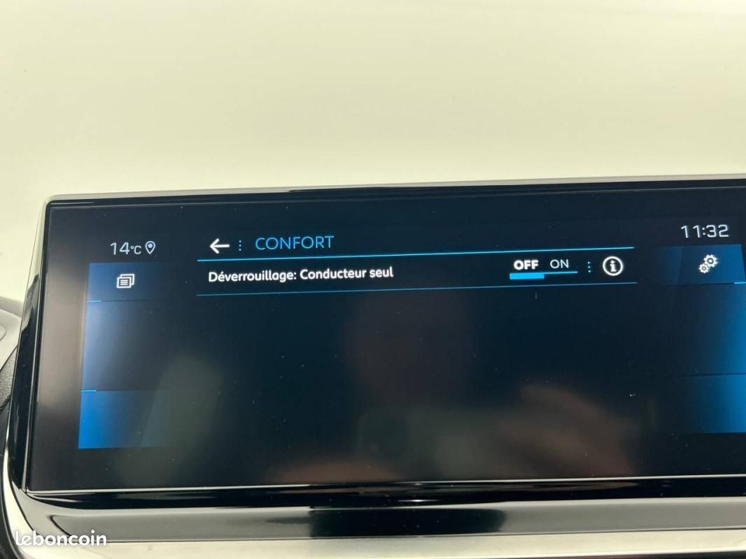 Peugeot 2008 BlueHDi 130 S&S EAT8 - Allure Pack (image 29)