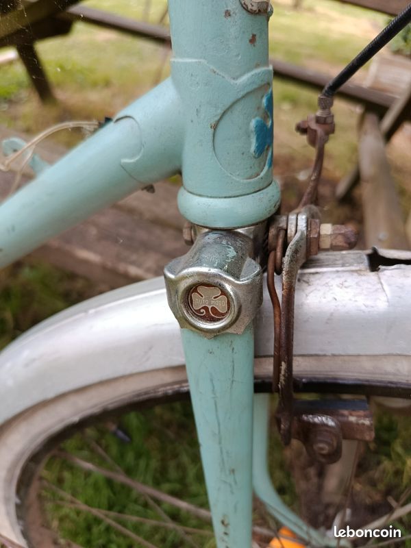 Ancienne Plaque Vélo Terrot – Headbadge Français Vintage Pour Bicyclette Collection