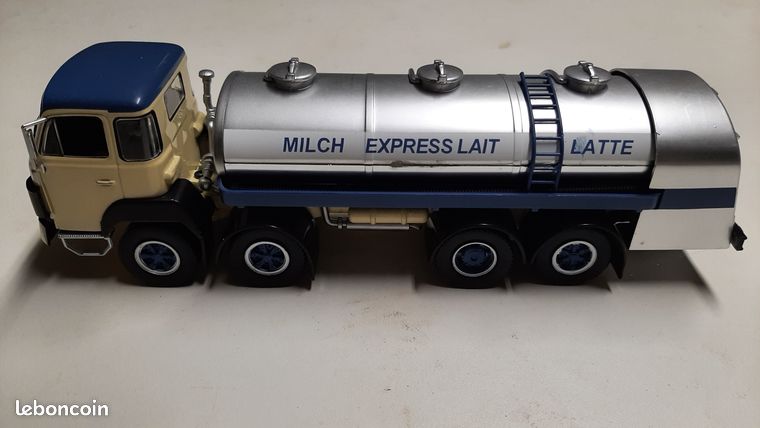 UNIC ZU 66 Puymorens Bétaillère 1954 IXO Camion d'autrefois 1/43 Avec