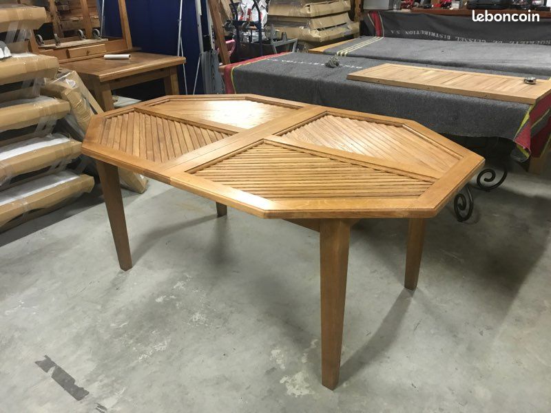 Table en chêne octogonale (image 1)