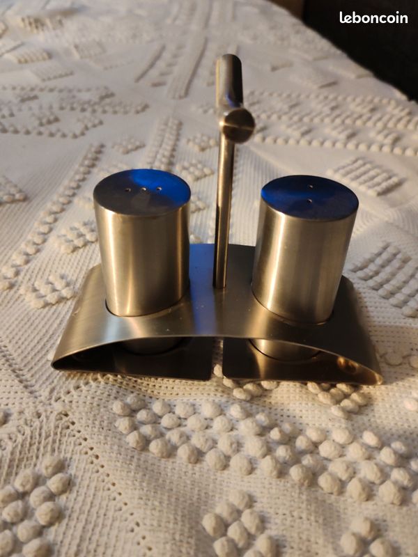 Salière et poivrière métal chromé (image 1)