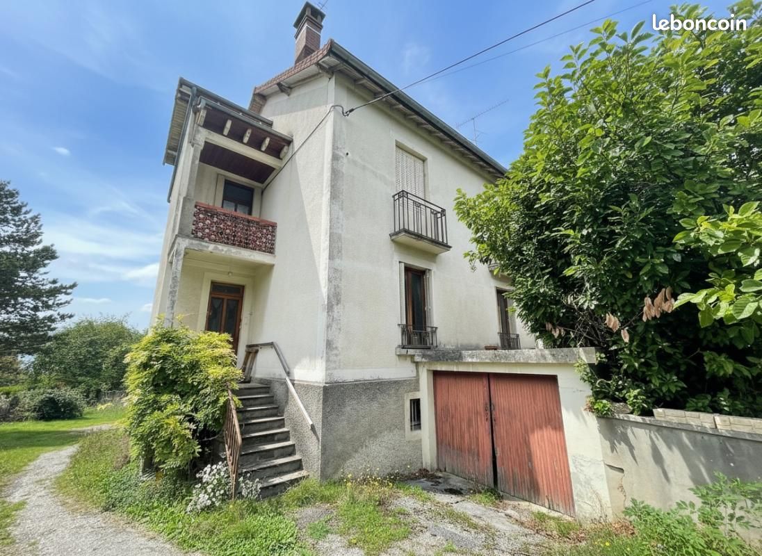 Maison 6 pièces 141 m² · à Lons-le-Saunier · 141 m² · 170 000 €