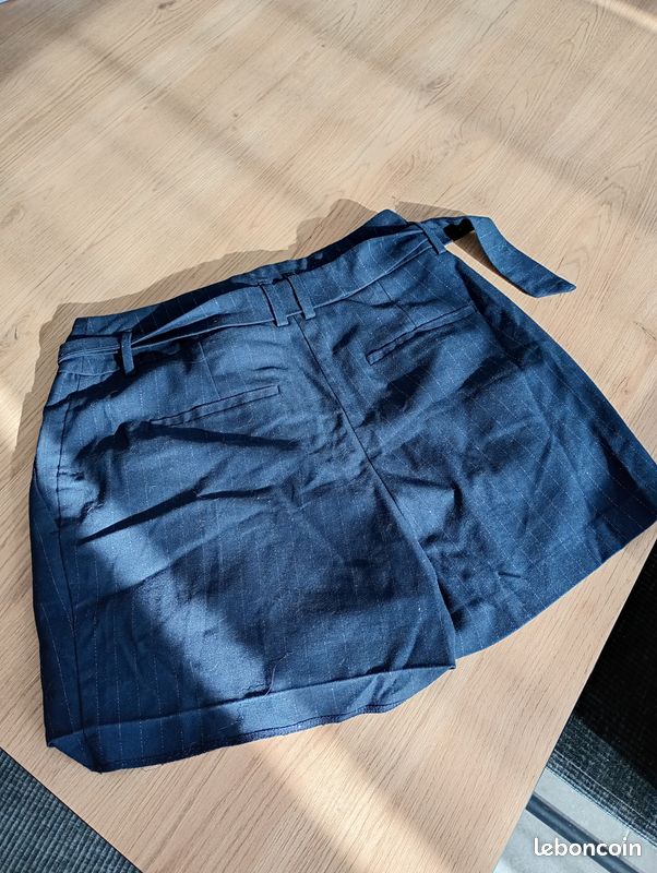 Short femme taille L (image 2)