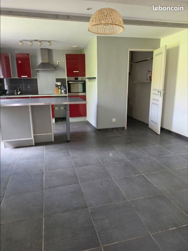 Maison 3 pièces 90 m² · à Sainte-Croix-du-Mont · 90 m² · 660 €