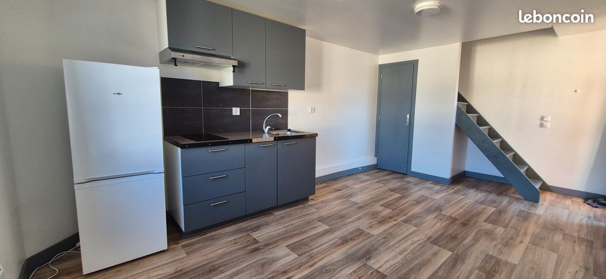 Beau t2 duplex avec coin terrasse