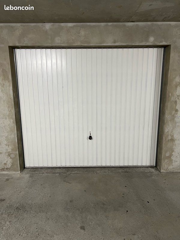 Vente de garages en sous terrain · à Gaillard · 35 000 €
