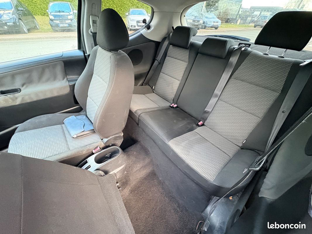Peugeot 207 1.6 hdi90 premium 3p (image 10)
