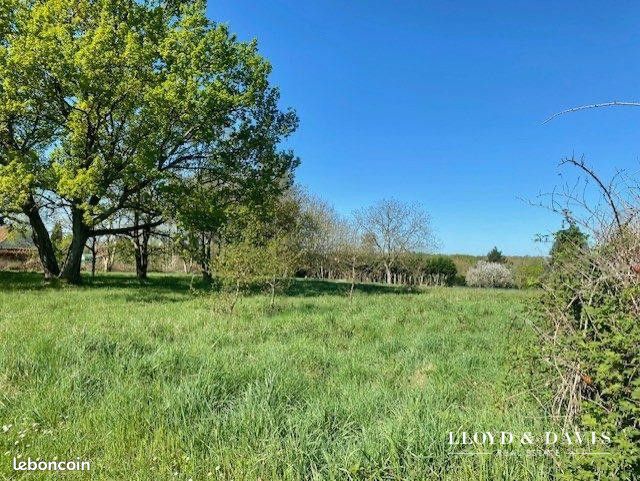Terrain 2292 m² · à Fontenay-sur-Loing · 2 292 m² · 45 000 €