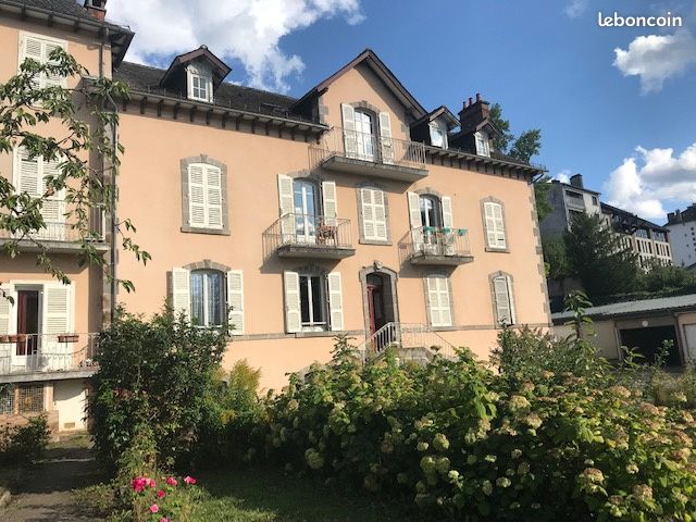 Parking/box Aurillac · 90 €/mois