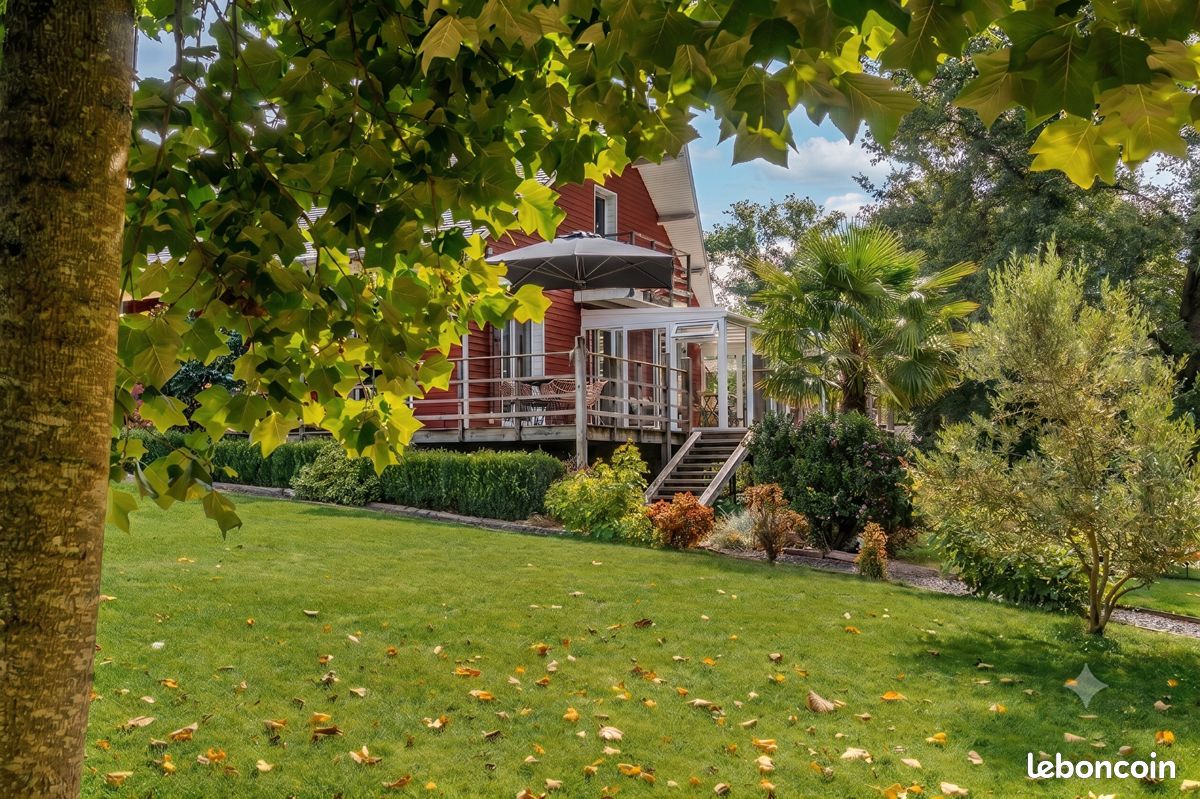 Maison 6 pièces 187 m² · à Sainte-Anne-sur-Brivet · 187 m² · 440 000 €