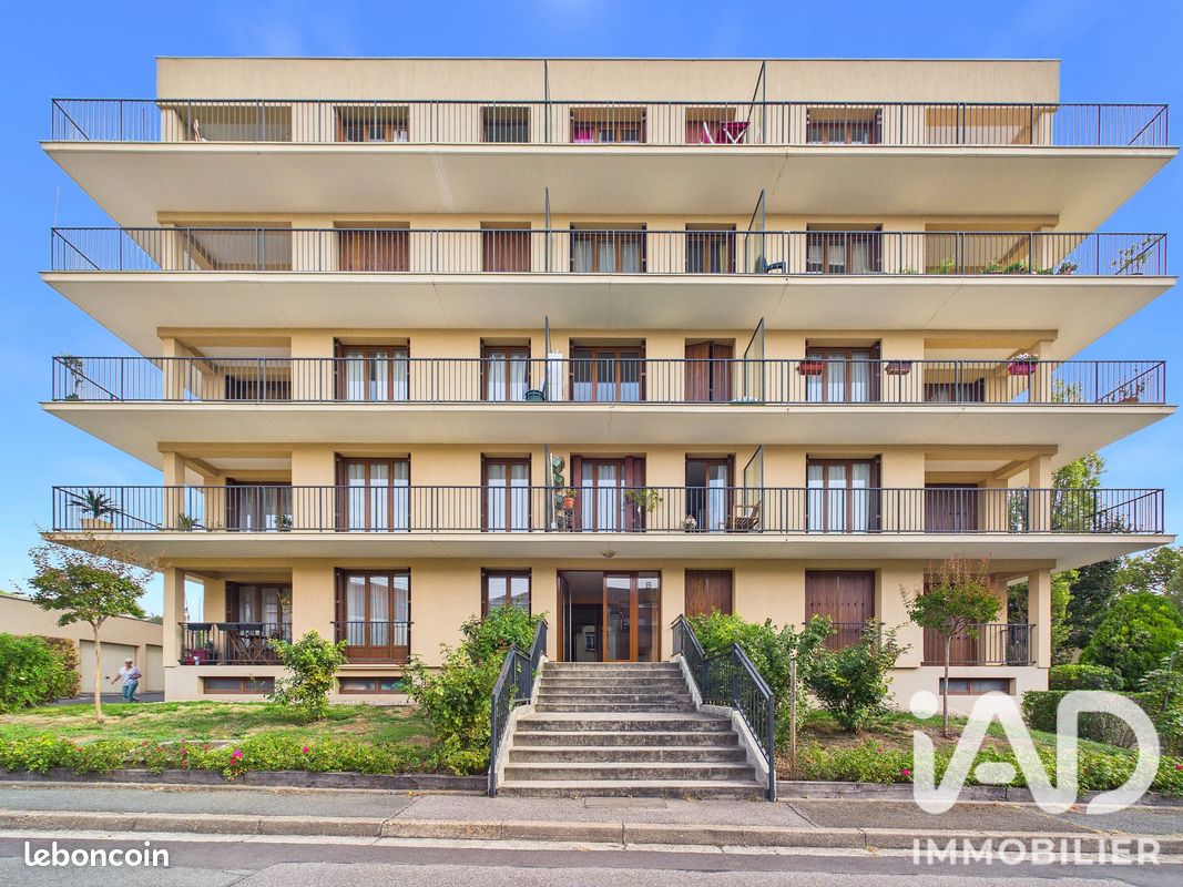 Appartement 5 pièces 95 m² · au Chesnay-Rocquencourt · 95 m² · 455 000 €
