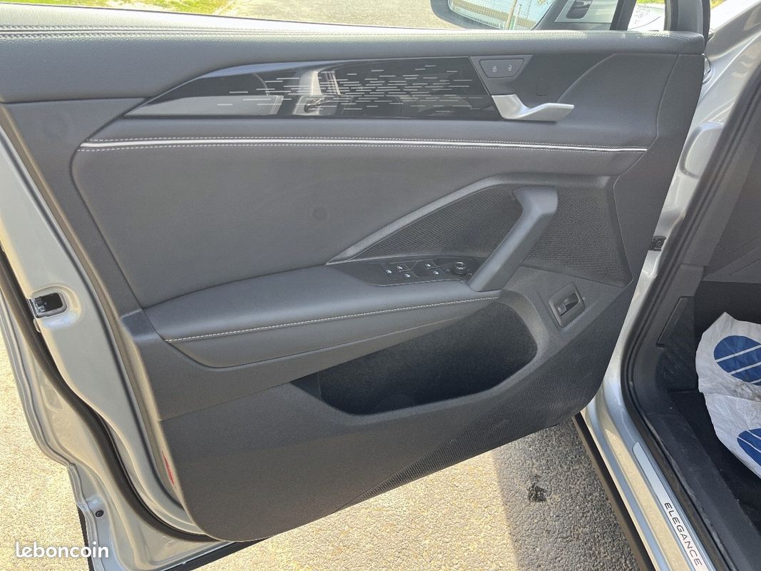 VOLKSWAGEN Tiguan 1.5 eTSI 150ch DSG7 Elegance (image 21)
