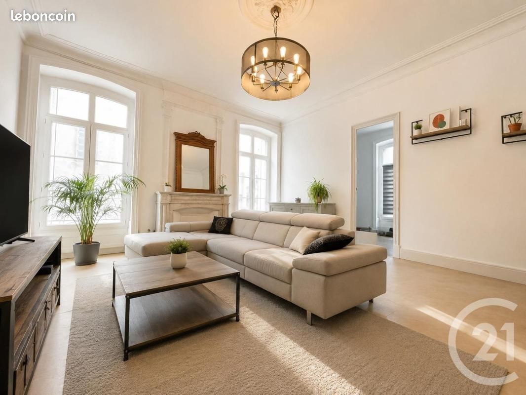 Appartement 4 pièces 109 m² · à Valence · 109 m² · 900 €/mois