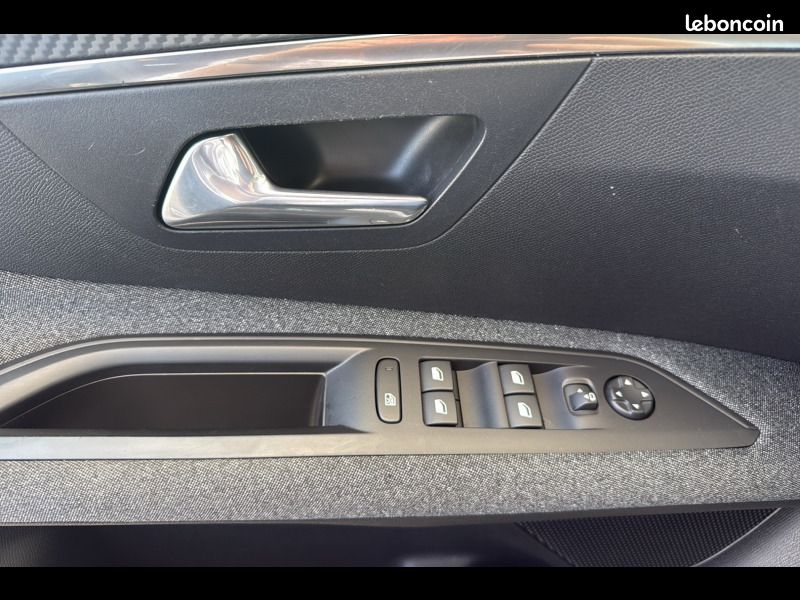 Peugeot 3008 Puretech 130ch S&S BVM6 Style (image 28)