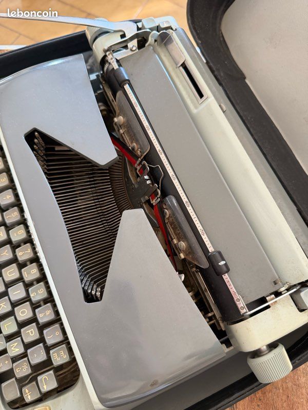 Machine à écrire vintage CONSUL avec valise d’origine – AZERTY (image 5)