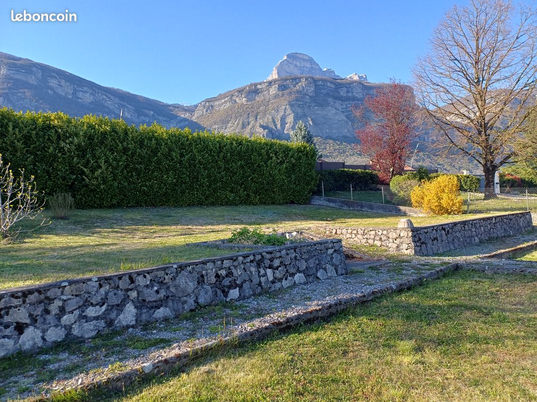 Terrain constructible bernin · 240 000 €