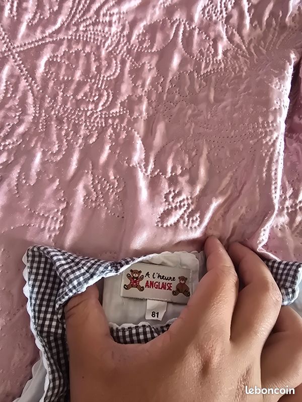 Robe fille à carreaux avec broderie cerises (image 3)
