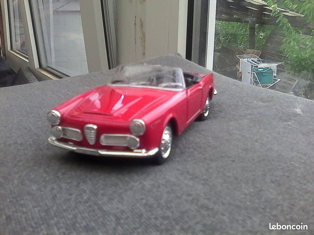 Miniature alfa roméo spider 1/43 (image 2)