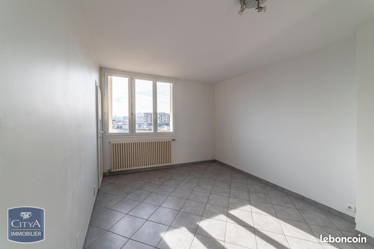 Appartement 4 pièces 66 m² · à Riorges · 65,6 m² · 93 000 €