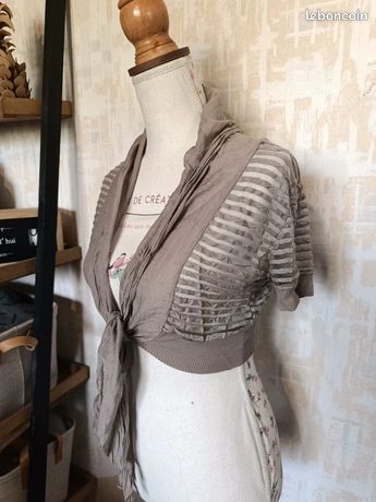 Boléro La Mode Est à Vous Taille 1 (34-36) Modèle Mitraille – Écru, Bon état