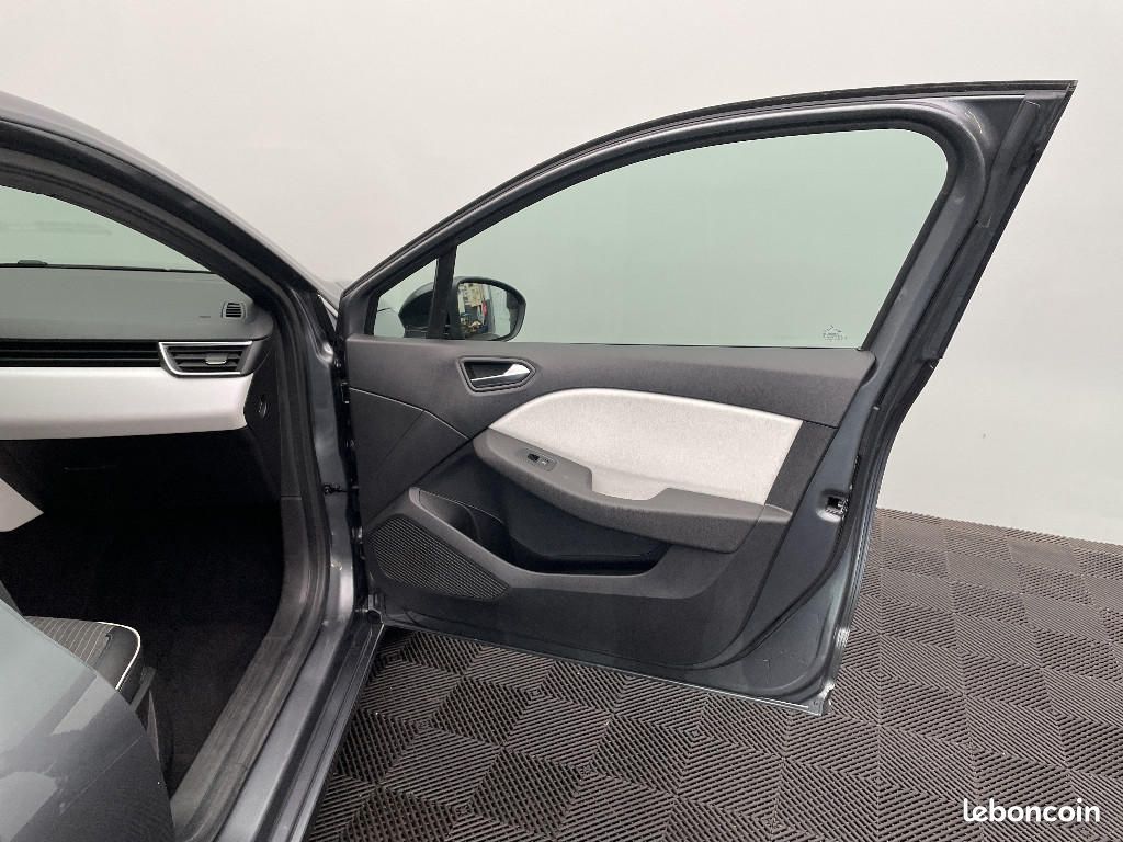 Renault Clio V E-Tech full hybrid 145 Techno (image 20)
