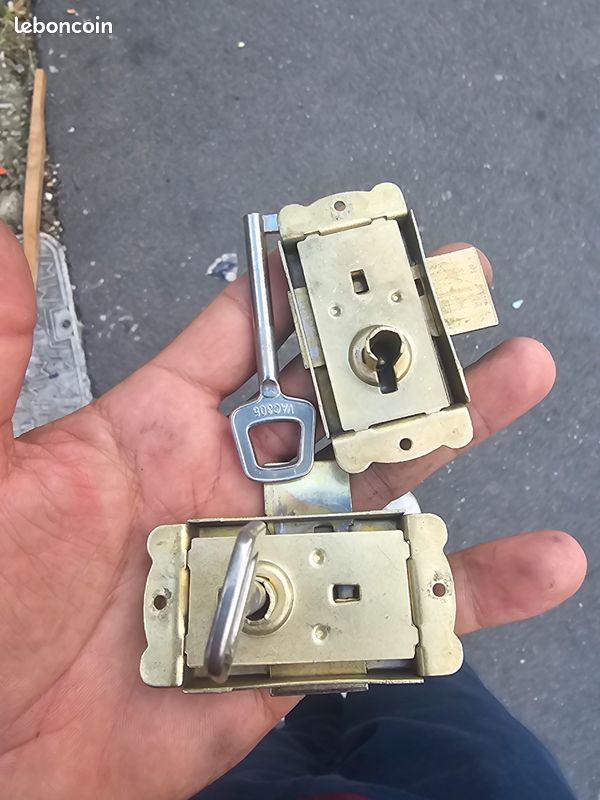 Serrure de Meuble en Applique pour Porte d'Ameublement (image 2)