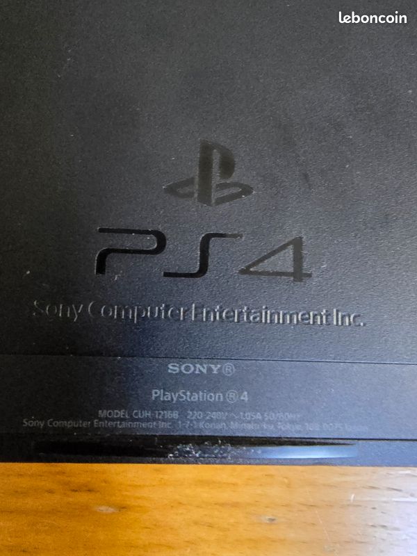 Magnifique console PS4 FAT 1To NOIRE( bouton d'allumage cassé mais il suffit juste d'insérer un cd pour qu’il s'allume la première fois et au quotidien il suffit de l'allumer sur la manette bouton PS) (image 4)