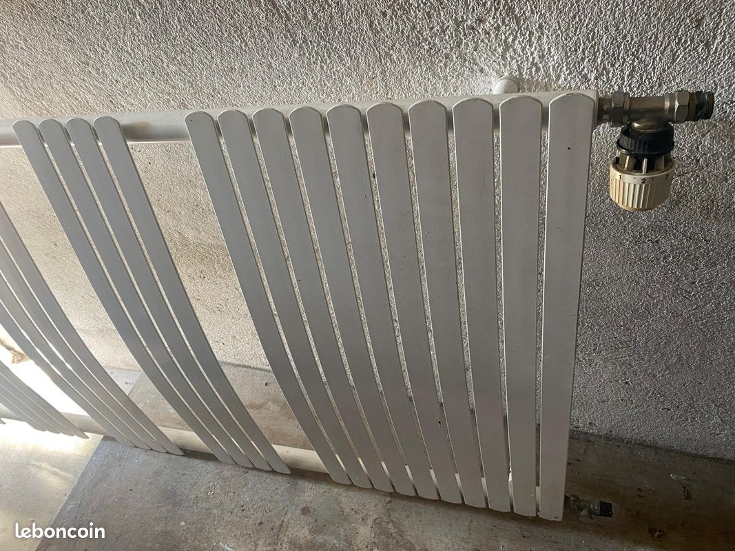Radiateur sèche-serviettes électrique AVOCA – Très bon état (image 2)