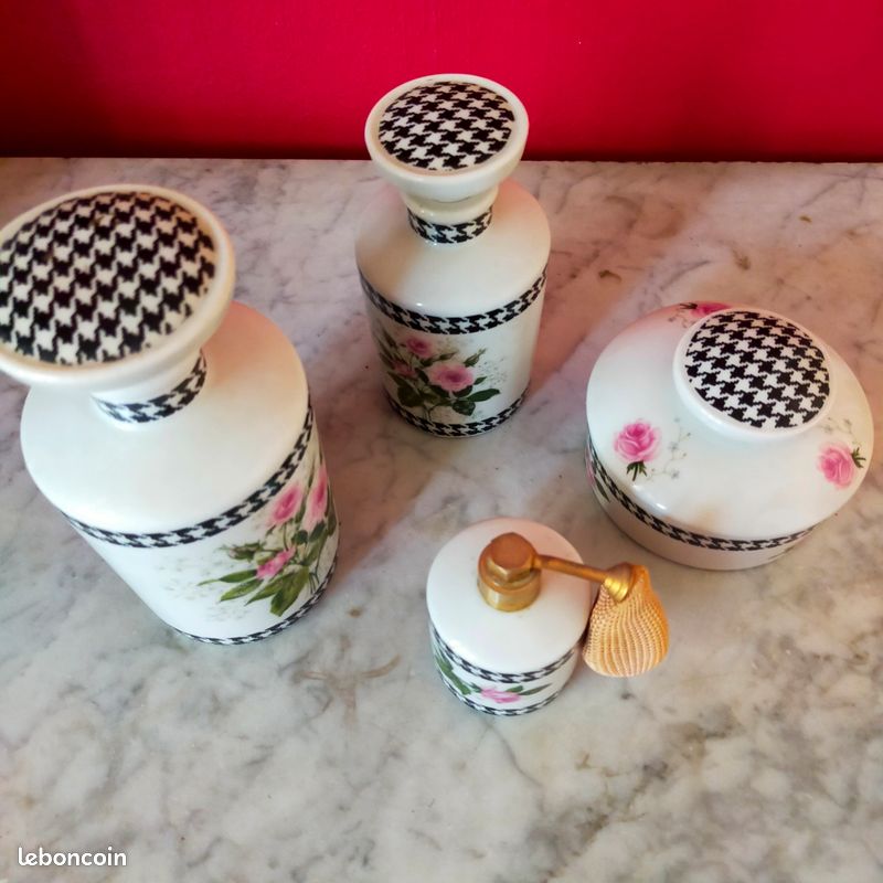 Garniture de coiffeuse (image 2)