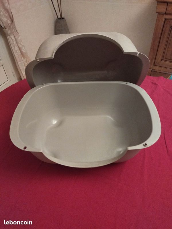 Panier en plastique pour chat avec couvercle (image 2)