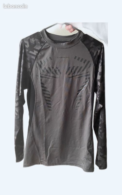 Sweat de sport moulant (image 1)