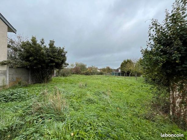 Terrain 1 045 m² Bellac