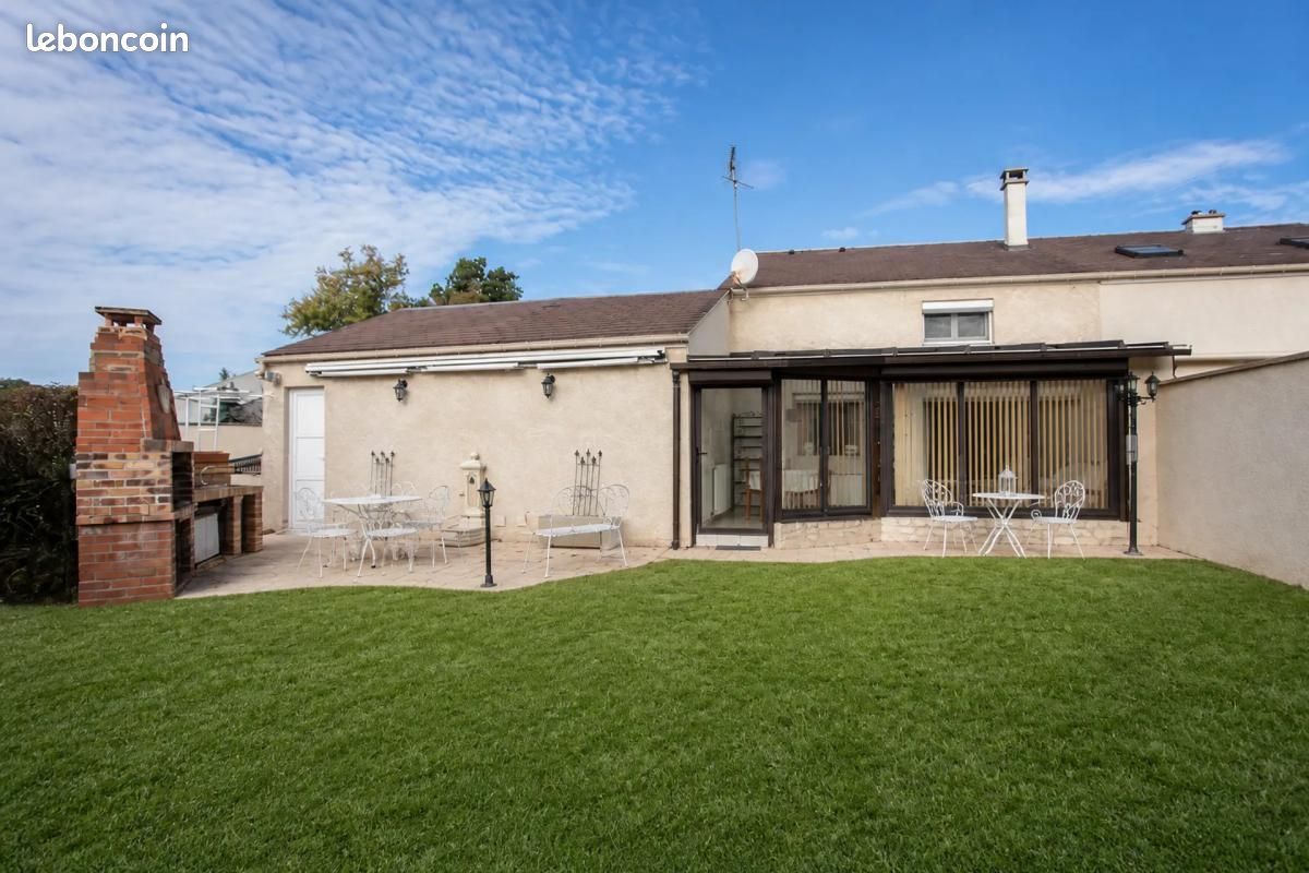 Maison 4 pièces 120 m² · à Saint-Pierre-lès-Nemours · 120 m² · 268 000 €