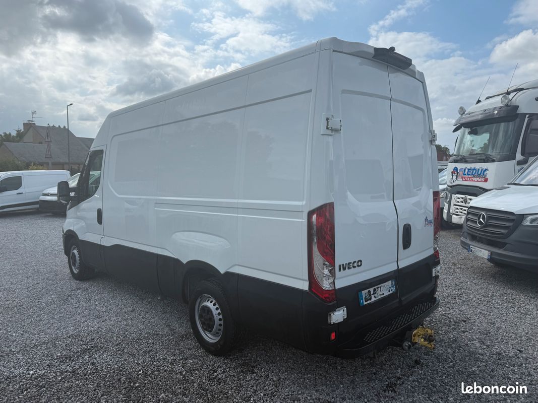 Iveco 35s12 daily fourgon prix 13250 (image 3)
