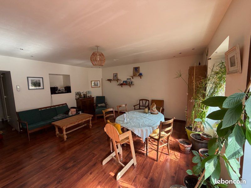 Appartement 4 pièces 87 m² · à Saint-Étienne · 87 m² · 800 €