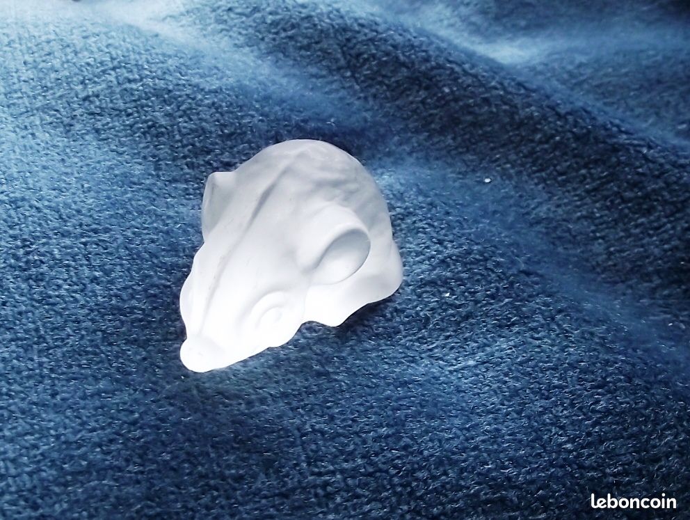 .Petite souris en verre. Longueur 3.5Cm largeur 2.5Cm hauteur 2Cm (image 1)