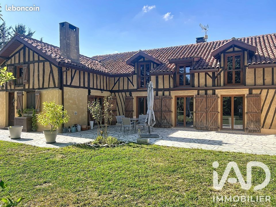 Maison 5 pièces 302 m² · à Magnan · 302 m² · 326 000 €