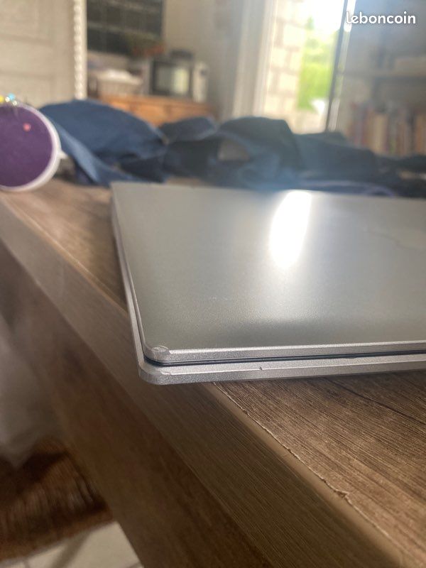 Chromebook (image 3)