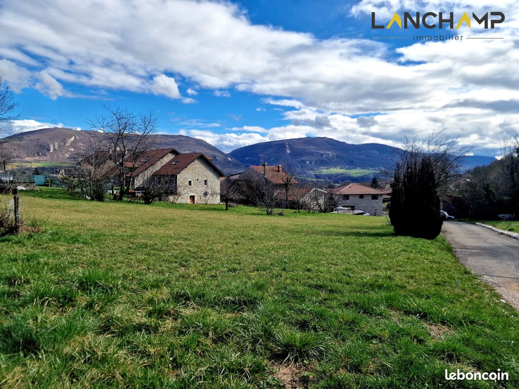 Terrain 1296 m² · à Corbonod · 1 296 m² · 142 500 €