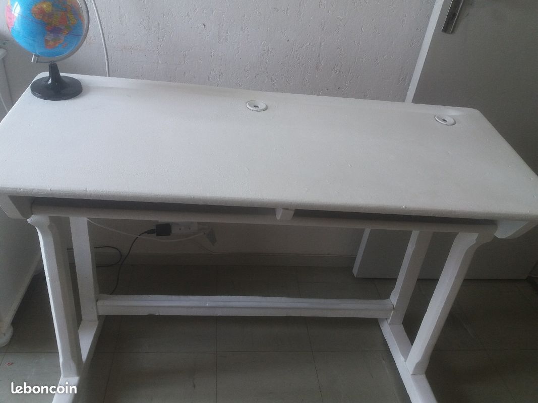 Bureau (image 1)